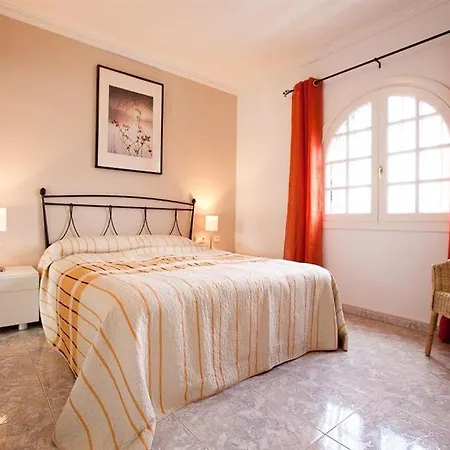 Puerto Del Carmen Sleeps 7 With Pool Air Con And Wifi *