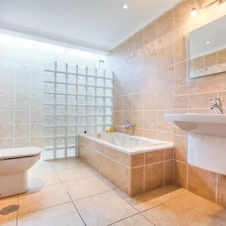 Villa Puerto Del Carmen Sleeps 7 With Pool Air Con And Wifi
